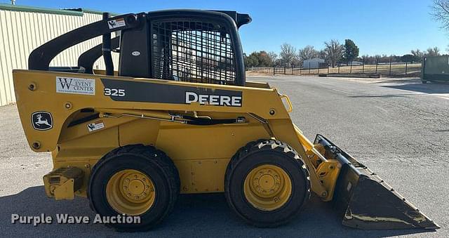 Image of John Deere 325 equipment image 3