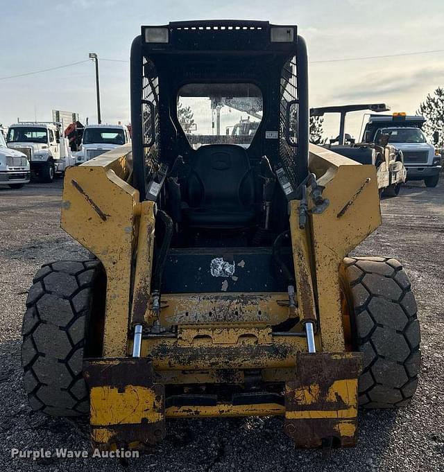 Image of John Deere 325 equipment image 1