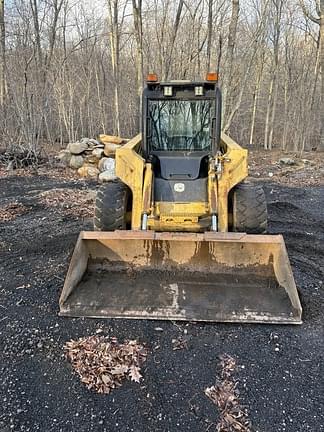 Image of John Deere 332 equipment image 2