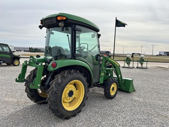 Image of John Deere 3320 equipment image 4