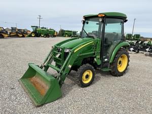 2006 John Deere 3320 Image