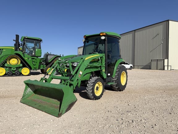 2006 John Deere 3320 Equipment Image0