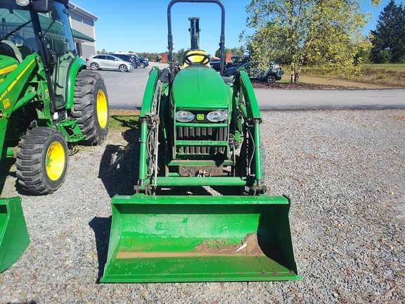 Image of John Deere 3320 equipment image 3