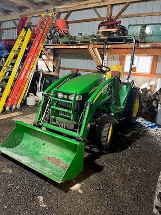 2006 John Deere 3320 Equipment Image0