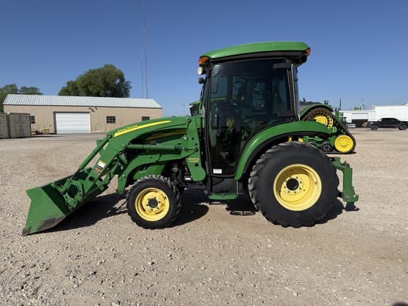 Image of John Deere 3320 equipment image 1