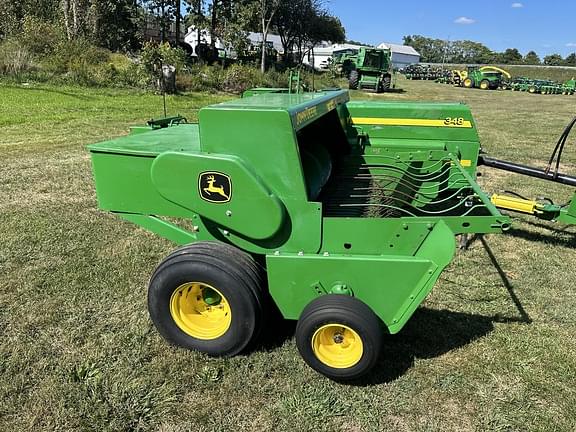 Image of John Deere 348 equipment image 3