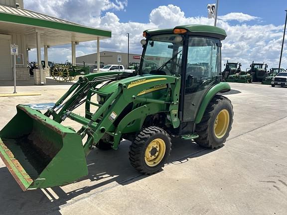 Image of John Deere 3520 equipment image 1