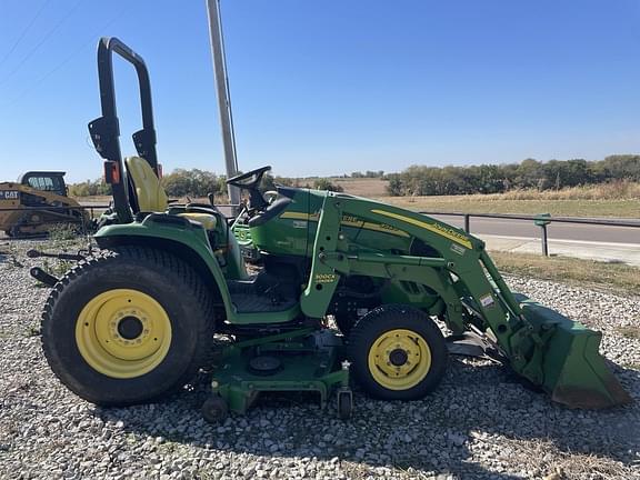 Image of John Deere 3520 equipment image 4