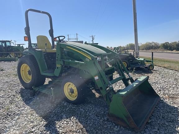 Image of John Deere 3520 equipment image 3