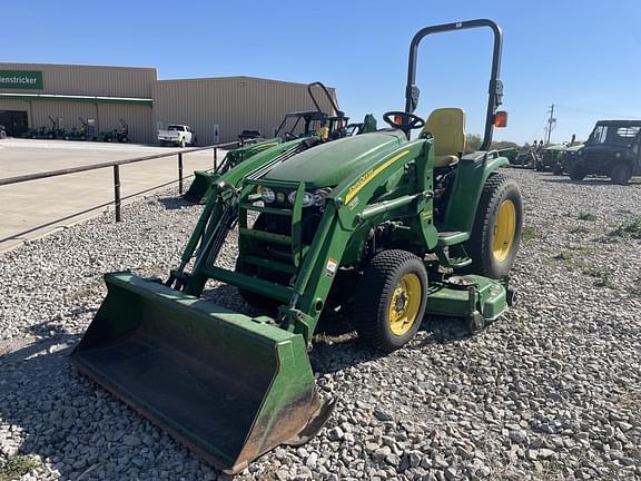 Image of John Deere 3520 equipment image 1