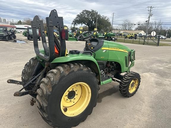 Image of John Deere 3520 equipment image 1