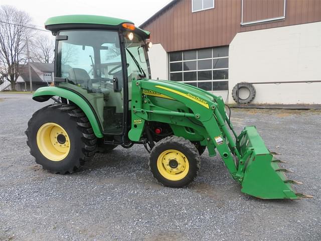 Image of John Deere 3520 equipment image 1