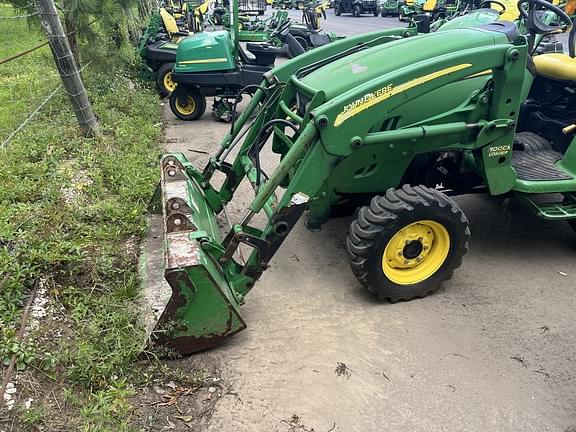 Image of John Deere 3520 equipment image 1