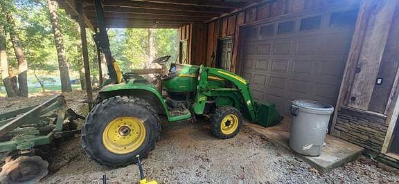 Image of John Deere 3520 equipment image 4