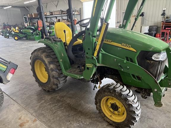 Image of John Deere 3520 Primary image