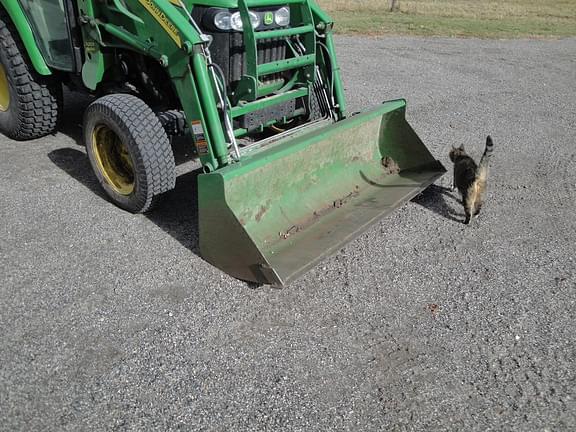 Image of John Deere 3520 equipment image 3