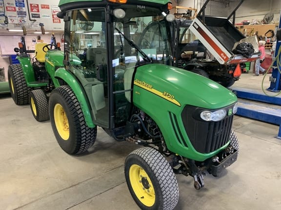 Main image John Deere 3720