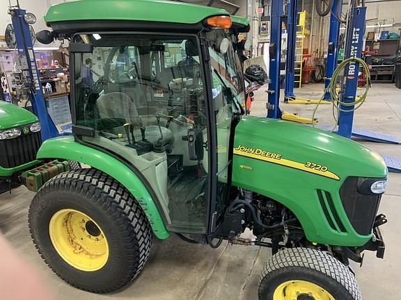 Main image John Deere 3720 7