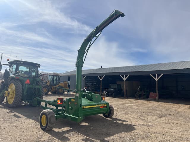 Image of John Deere 3975 equipment image 4