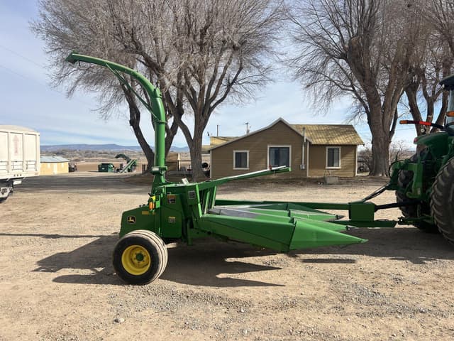 Image of John Deere 3975 equipment image 1