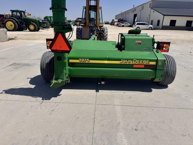 Image of John Deere 3975 equipment image 2