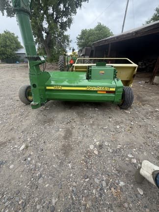 Image of John Deere 3975 equipment image 1