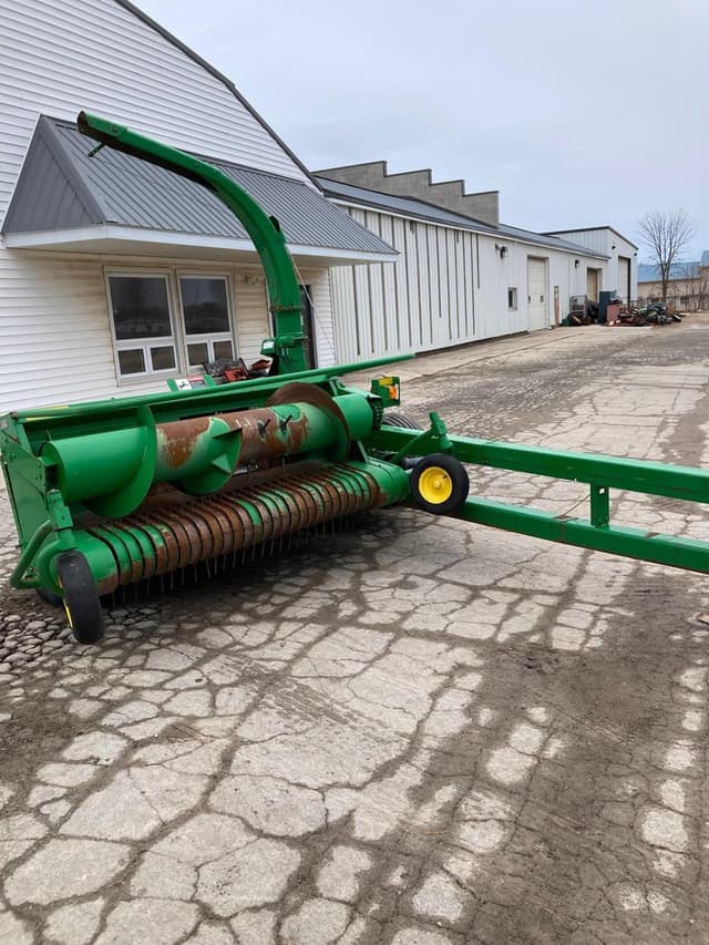 Image of John Deere 3975 equipment image 2