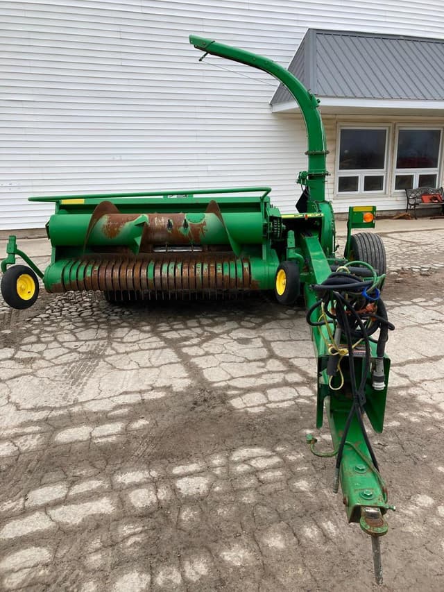 Image of John Deere 3975 equipment image 1