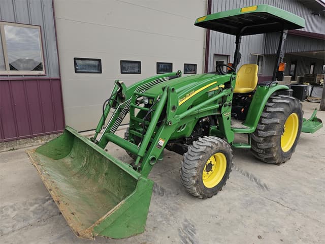 Image of John Deere 4120 equipment image 3