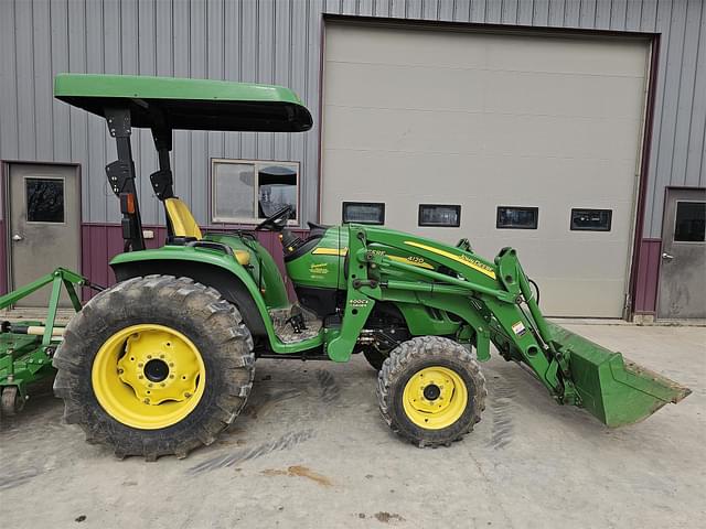 Image of John Deere 4120 equipment image 1