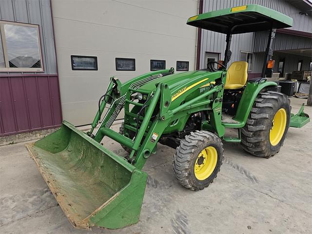 Image of John Deere 4120 equipment image 3