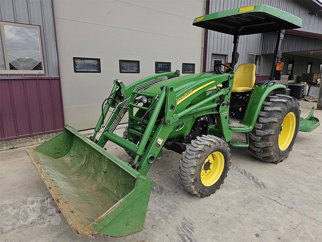 Image of John Deere 4120 equipment image 3