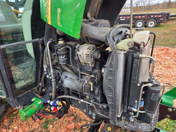 Image of John Deere 4320 equipment image 4