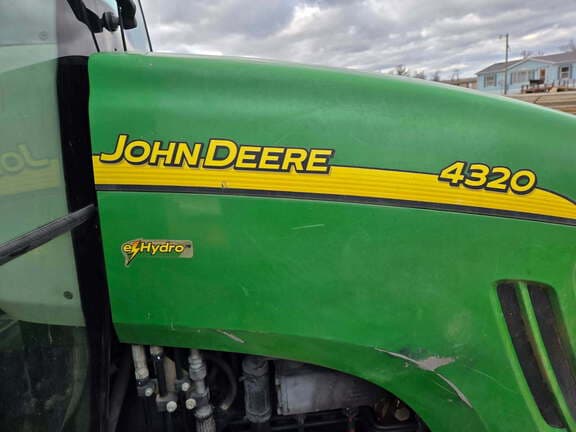 Image of John Deere 4320 equipment image 2