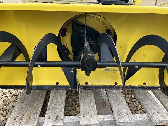 Image of John Deere 44" Snowblower equipment image 2