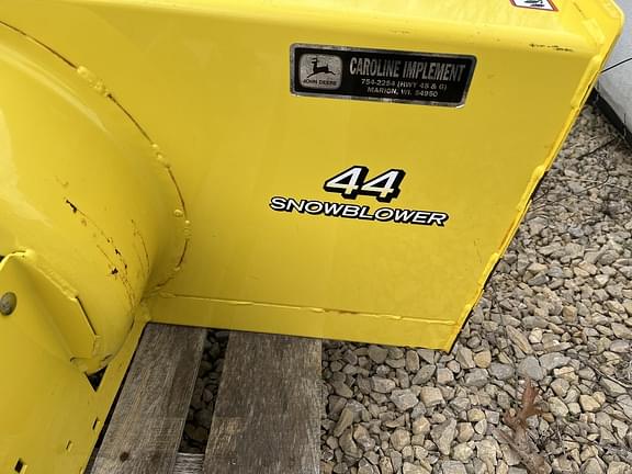 Image of John Deere 44" Snowblower equipment image 4