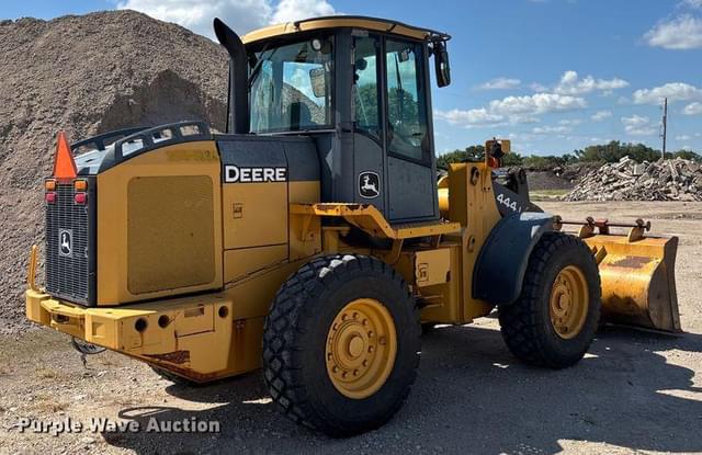 Image of John Deere 444J equipment image 4