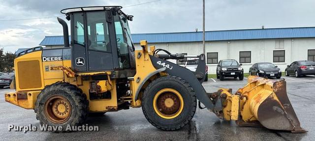 Image of John Deere 444J equipment image 3