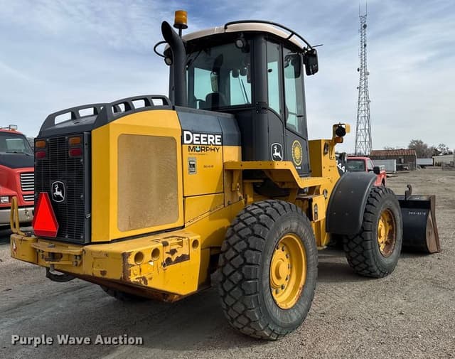 Image of John Deere 444J equipment image 4