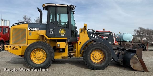 Image of John Deere 444J equipment image 3