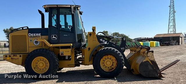 Image of John Deere 444J equipment image 3