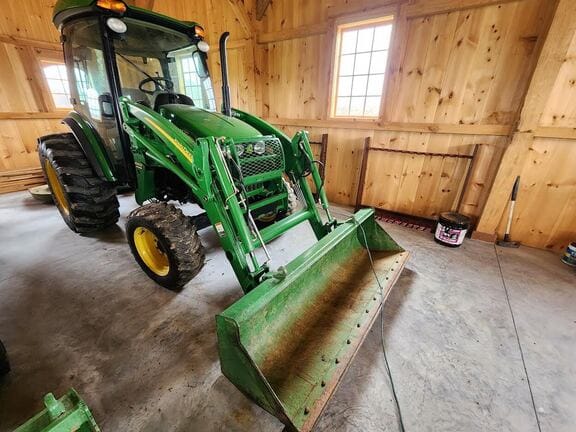 2006 John Deere 4520 Equipment Image0