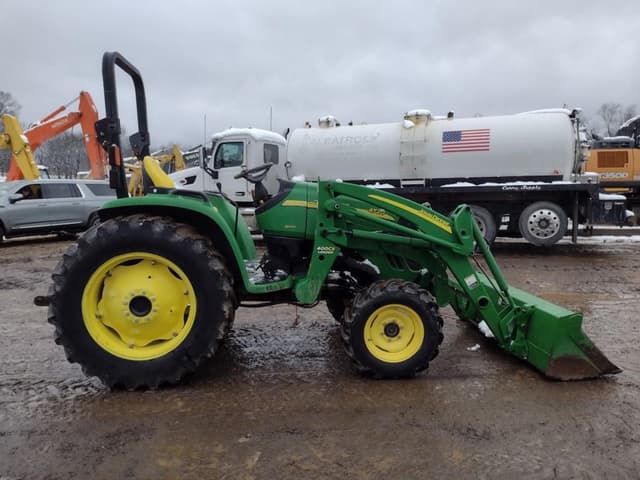 Image of John Deere 4720 equipment image 2