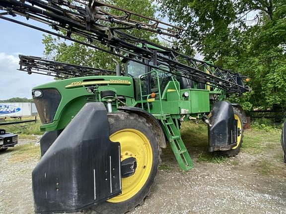 Image of John Deere 4720 equipment image 1