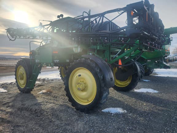 Image of John Deere 4720 equipment image 1