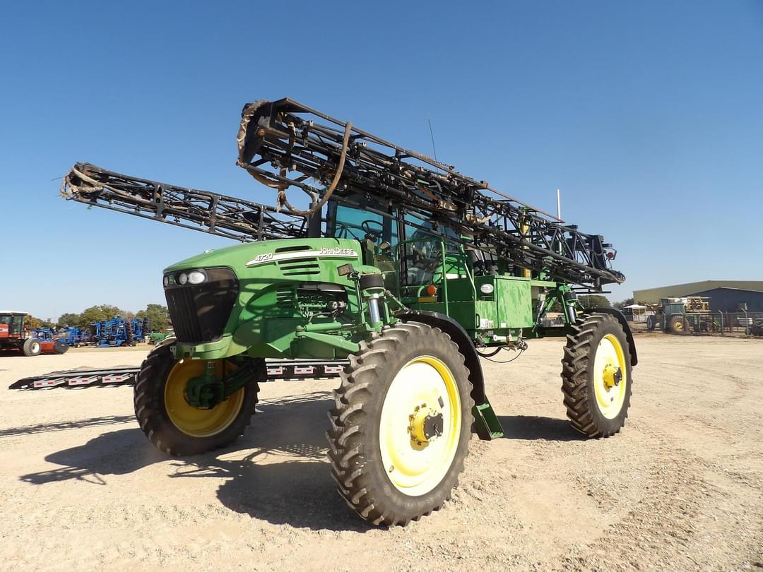 Image of John Deere 4720 Primary image