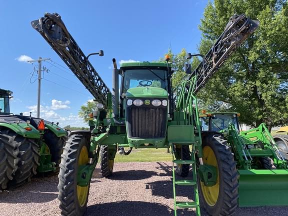 Image of John Deere 4720 equipment image 1