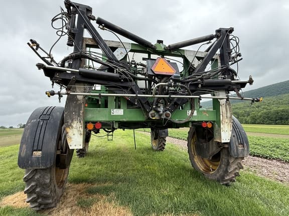 Image of John Deere 4720 equipment image 1