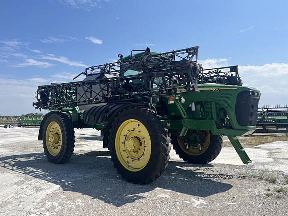 Image of John Deere 4920 equipment image 1