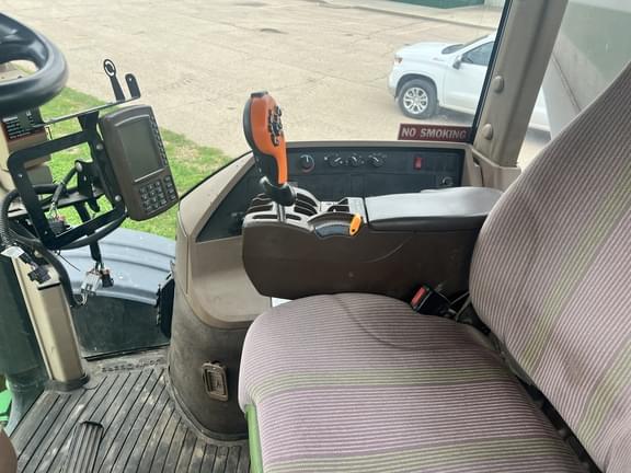 Image of John Deere 4920 equipment image 3